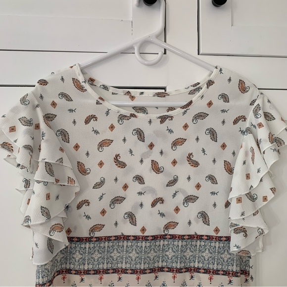 White/Blue Paisley Ruffle Top Size Small - Picture 2 of 5